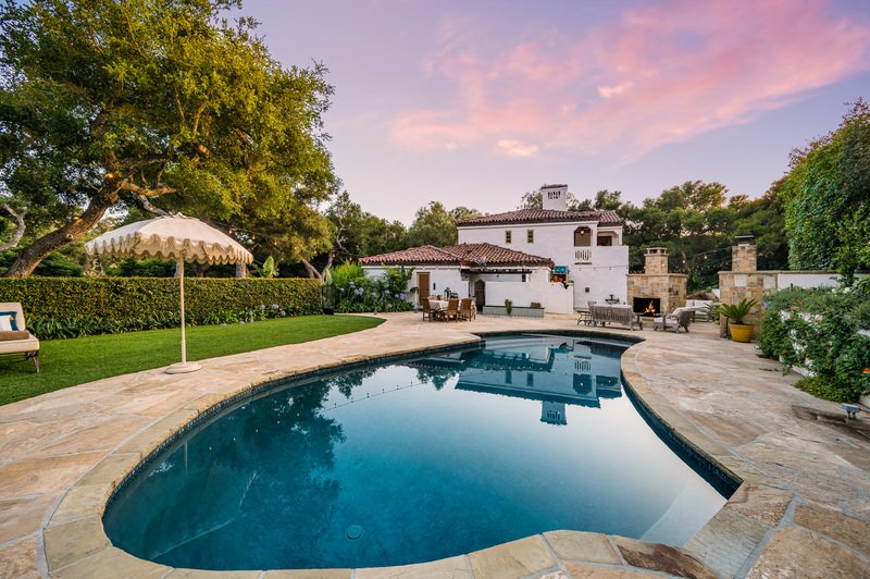 Casa con alberca grande en Puebla